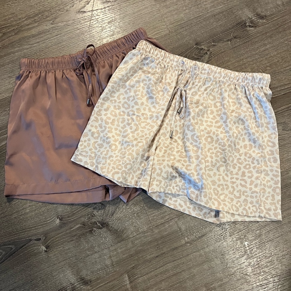 Tahari Women's Lounge Shorts - Mauve and Leopard Print